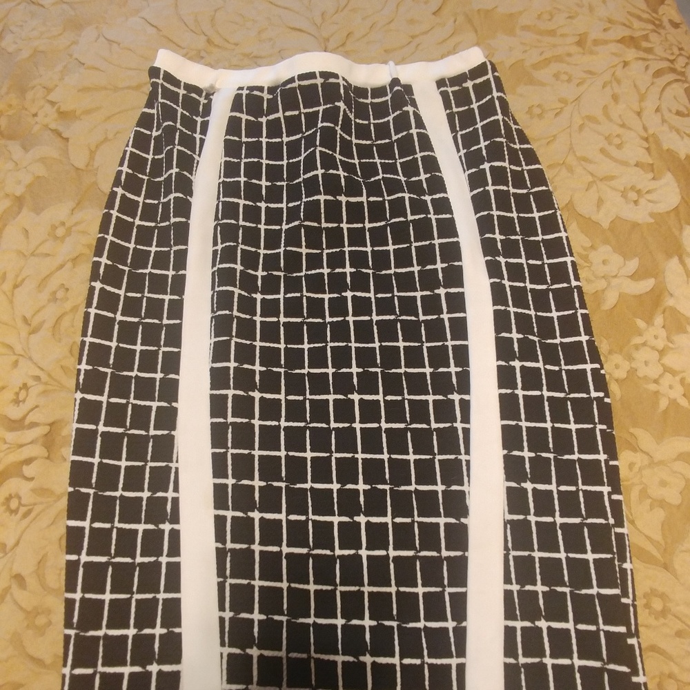 Black and white pencil skirt